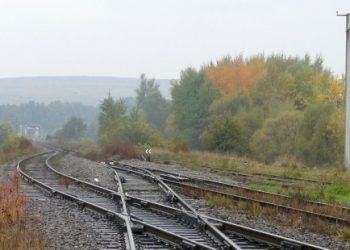 В Харькове боевики подорвали железнодорожные пути под поездом