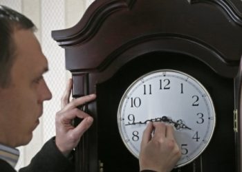 Ночью Украина переходит на летнее время