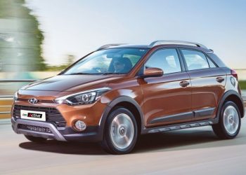 Компания Hyundai опубликовала фото своего нового кроссовера i20 Active. По индексу модели можно догадаться, на базе какого автомобиля корейцы "скроили" свою новинку. Старт продаж Hyundai i20 Active в Индии состоится уже завтра. О европейской спецификации пока ничего не известно. Габариты нового Hyundai i20 Active: 3 995 х 1 760 х 1 555 мм. Длина колесной базы — 2 570 мм. Кроссовер получился на 10 мм длиннее, на 26 мм шире и на 50 мм выше хэтчбека Hyundai i20. Дорожный просвет кроссовера — 190 мм. Это на 20 мм больше, чем у базовой модели. Для кроссовера Hyundai i20 Active доступен дизельный четырехцилиндровый двигатель объемом 1.4 литра мощностью 90 л.с. и крутящим моментом 220 Нм. Для него предусмотрена шестискоростная "механика". Также новинка будет предложена с бензиновым двигателем 1.2 литра мощностью 83 л.с. Этот мотор работает в паре с пятискоростной МКП. Автоматической трансмиссии для i20 Active не предусмотрено. Как и полного привода. В списке оснащения нового Hyundai i20 Active значатся фронтальные подушки безопасности; антиблокировочная система тормозов; регулируемое рулевое колесо по вылету и наклону; система запуска двигателя с кнопки; аудиосистема с восемью колонками, Bluetooth, встроенной памятью на 1 Гб, портами AUX и USB; металлические накладки на педали; перчаточный ящик с функцией охлаждения. По материалам: news-smi.ru