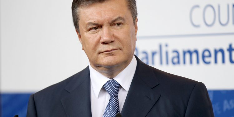 Журналист: Янукович в сумасшедшем доме
