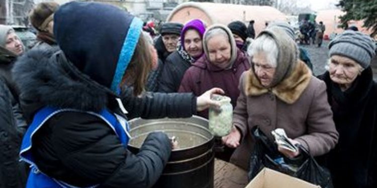 Дебальцево: разрушенные дома и талоны на хлеб