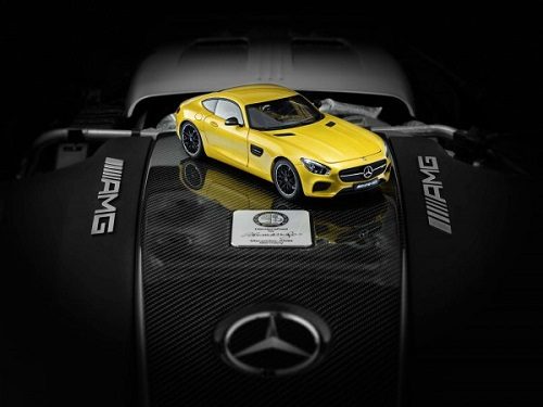 Мерседес создал игрушечные Mercedes-AMG GT