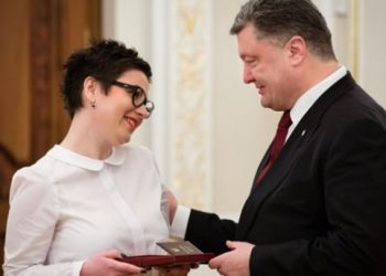 Порошенко вручил орден автору песни «Витя, чао»