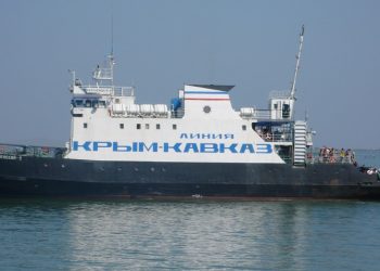 России не хватает четырех паромов для сообщения с аннексированным Крымом этим летом