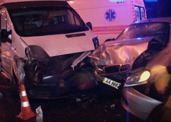 В результате аварии в Киеве пострадали 6 человек