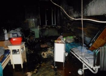 В Киеве медики на руках вынесли пациентов из горящего медучреждения