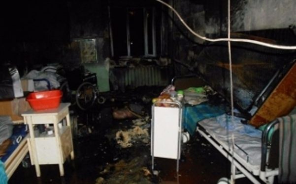 В Киеве медики на руках вынесли пациентов из горящего медучреждения