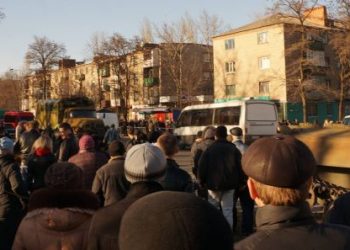 В Константиновке начались беспорядки возле общежития солдат