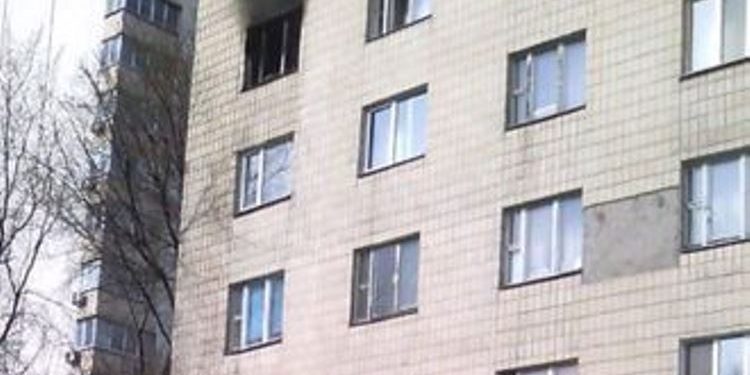 Пожар в Киеве: Из горящего общежития эвакуировали двадцать пять человек