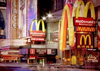 Сотрудникам McDonald's предлагает лечить ожоги кетчупом и майонезом