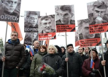 Российские власти сообщили о более 50 задержанных гражданах на шествии памяти Немцова