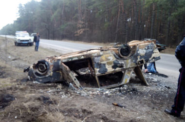 В Харьковской области пьяные угонщики сожгли авто