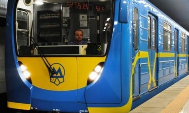 В киевском метро случился пожар, станцию «Вокзальную» закрыли
