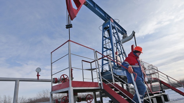 Цена на нефть марки Брент упала до 53 долларов за баррель