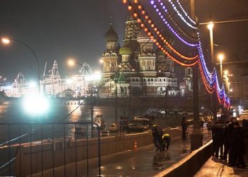 Аноним: Немцова убивали два киллера