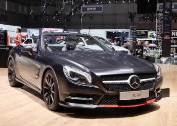 Представлен Mercedes-Benz SL в новой «обертке»