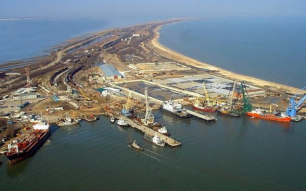 Очередь на паром в Керчь стоит в трех районах Краснодарского края