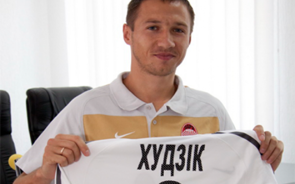 Игрок “Зари» Павел Худзик попал в ДТП и находится в коме