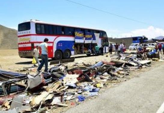 В Перу с обрыва рухнул автобус