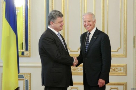 Украинский президент обсудил с Байденом координацию усилий вокруг Донбасса
