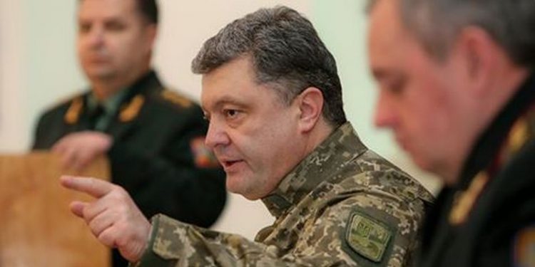 Порошенко запретил комментировать детали поставок оружия в армию