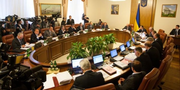 Украинское правительство продлило отопительный сезон