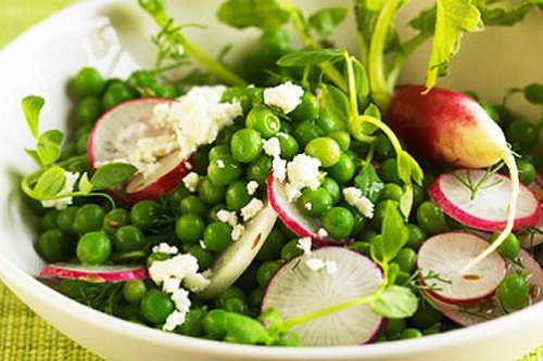 Эксперты посоветовали, какие продукты лучше есть весной