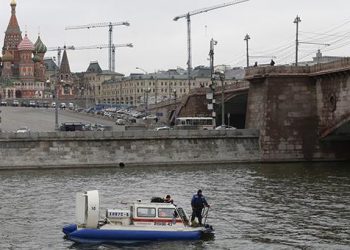 Два пистолета нашли в Москве-реке вблизи места убийства Бориса Немцова
