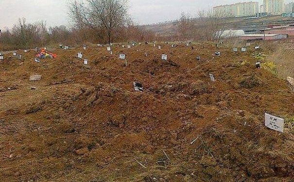 Под Ростовом обнаружено такое большое захоронение солдат ВС РФ, что его видно на «Гугл Земля»