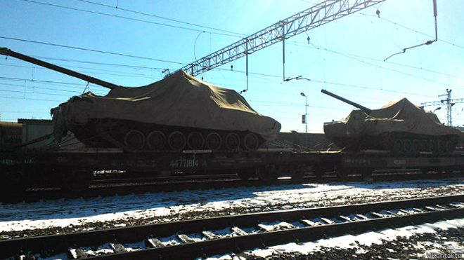 Суперсекретные российские танки едут на парад в Москву