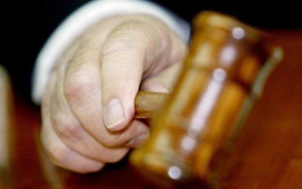 В Киеве нетрезвый судья угрожал ГАИшнику пистолетом