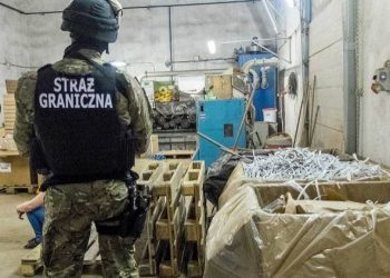 Польские правоохранители обнаружили крупнейшую в Европе подпольную табачную фабрику