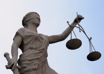 В Днепропетровске исчезли судьи, которым должны были вручить уведомление о подозрении