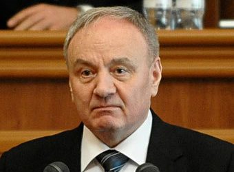 Молдавский президент намерен запретить въезд российским депутатам