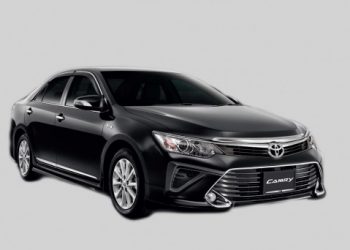 Компания Toyota представила рестайлинговую версию седана Camry с громким названием Extremo