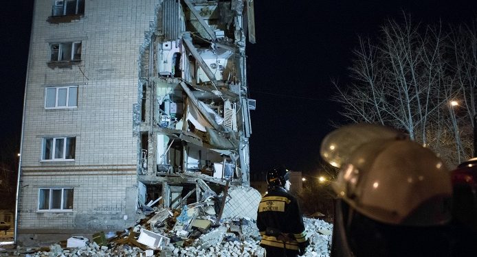 Следственный комитет открыл дело в связи с обрушением дома в Тюмени