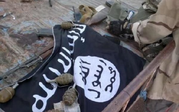Вооруженные мужчины напали на здание парламента в Тунисе
