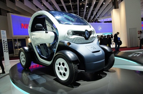 14-летние теперь могут ездить на Renault Twizy
