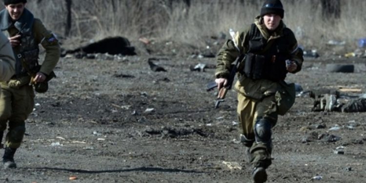 Боевики пригнали к Пескам два десятка танков