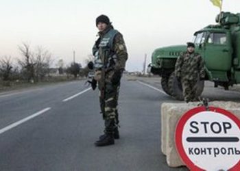 Глава Украины требует упростить въезд на Донбасс