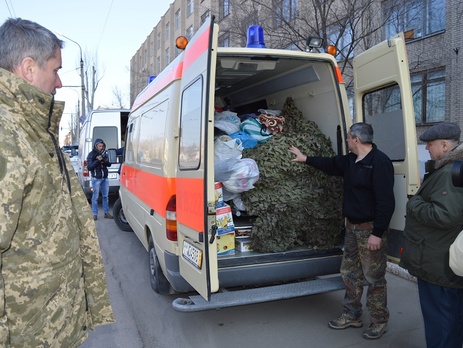 Волонтеры передали машину скорой помощи в Северодонецк