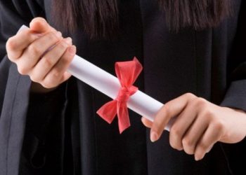 Эксперты рассказали, поможет ли высшее образование стать счастливым