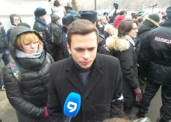 Доклад Немцова о войне в Украине опубликуют через месяц