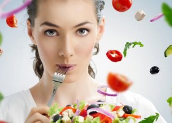 Медики рассказали о мифах здорового питания и кожи