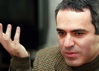 Россия может вернуть Украине Крым за 30 секунд, - Каспаров