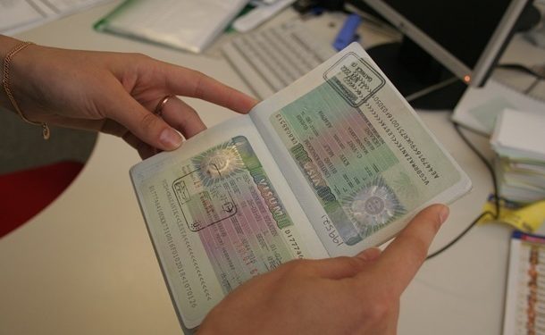 Румыния и Польша выступили за отмену виз для украинцев