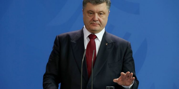 В Украине за решетку могут попасть как президент, так и премьер, - Порошенко