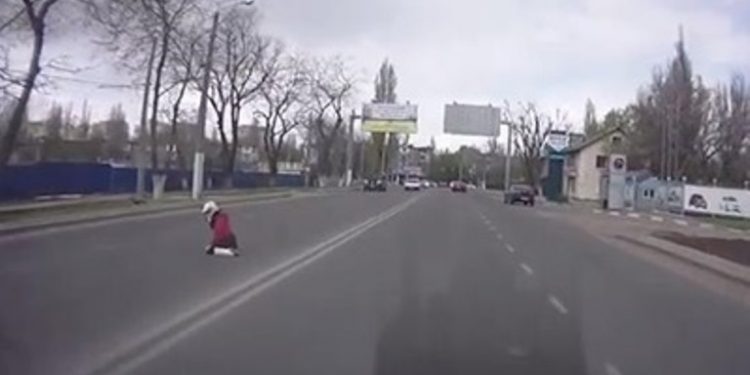 В Одессе байкер «потерял» девушку и не заметил