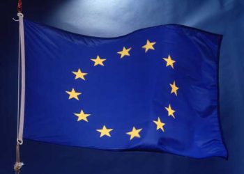 Запад не пойдет на открытую конфронтацию с РФ, - экс-комиссар ЕС