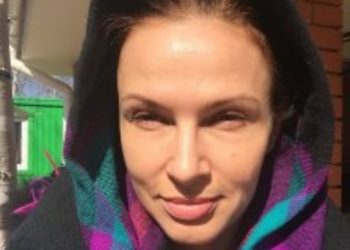 Актриса Эвелина Бледанс показала своим фанатам фото без косметики